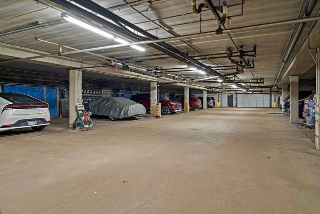 5985 Rowland Road 204, Minnetonka, MN 55343