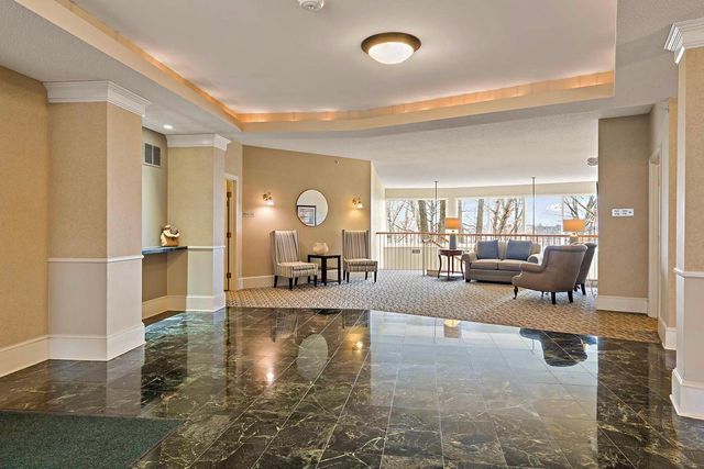 5985 Rowland Road 204, Minnetonka, MN 55343