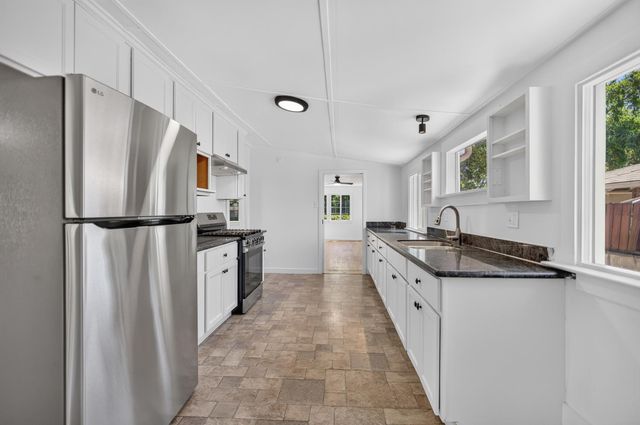 2327-2333 Beaumont St, Sacramento, CA 95815