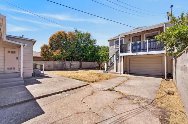 2327-2333 Beaumont St, Sacramento, CA 95815