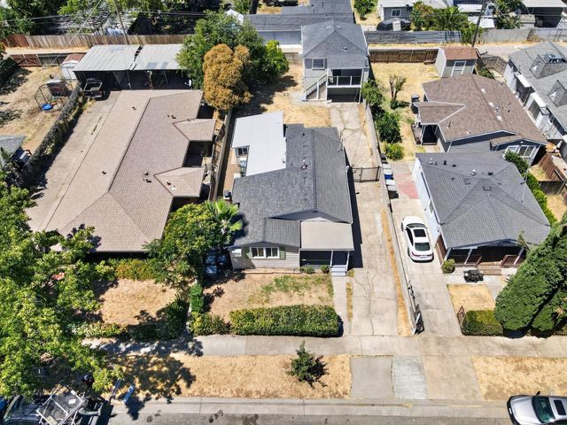 2327-2333 Beaumont St, Sacramento, CA 95815