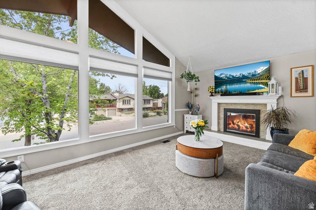 9107 S PEACH BLOSSOM DR, Sandy, UT 84094