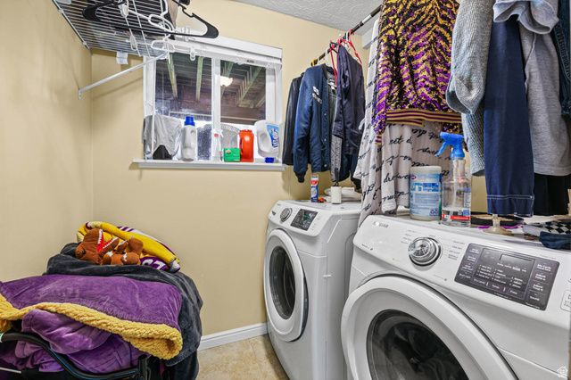 9107 S PEACH BLOSSOM DR, Sandy, UT 84094