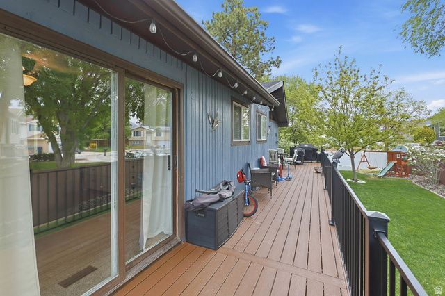 9107 S PEACH BLOSSOM DR, Sandy, UT 84094