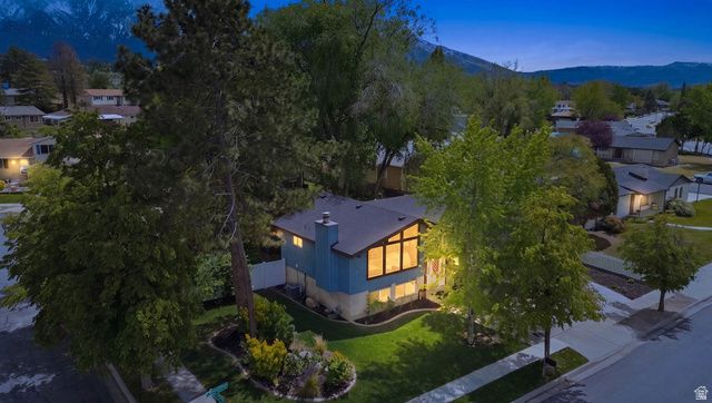 9107 S PEACH BLOSSOM DR, Sandy, UT 84094