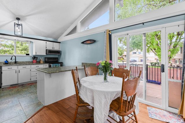 9107 S PEACH BLOSSOM DR, Sandy, UT 84094