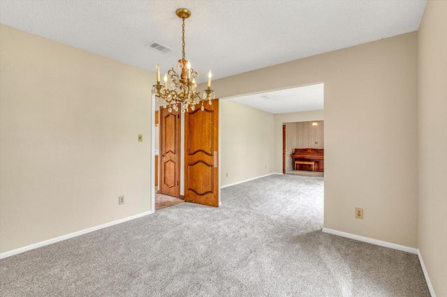 104 Iris Street, Lake Jackson, TX 77566