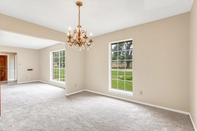 104 Iris Street, Lake Jackson, TX 77566