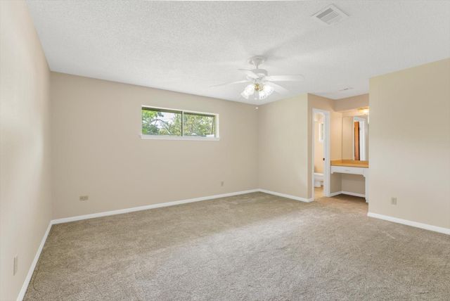 104 Iris Street, Lake Jackson, TX 77566