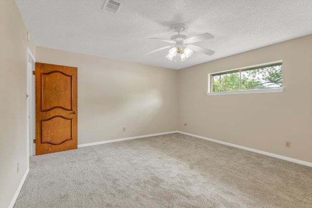 104 Iris Street, Lake Jackson, TX 77566