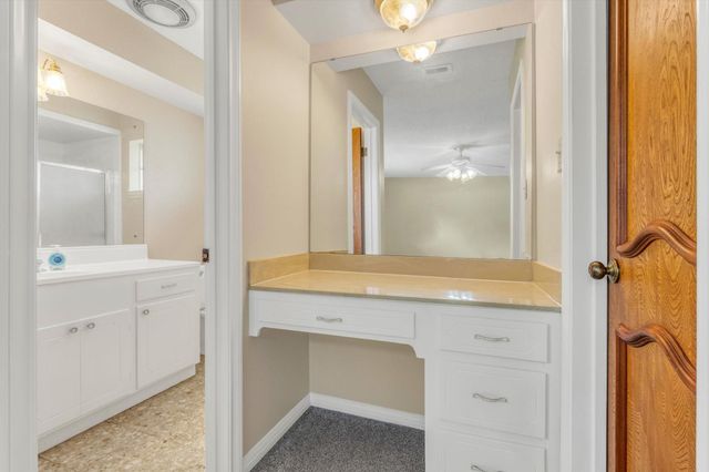104 Iris Street, Lake Jackson, TX 77566