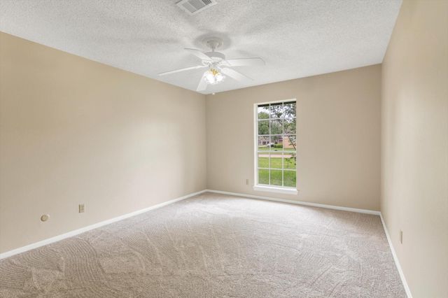 104 Iris Street, Lake Jackson, TX 77566