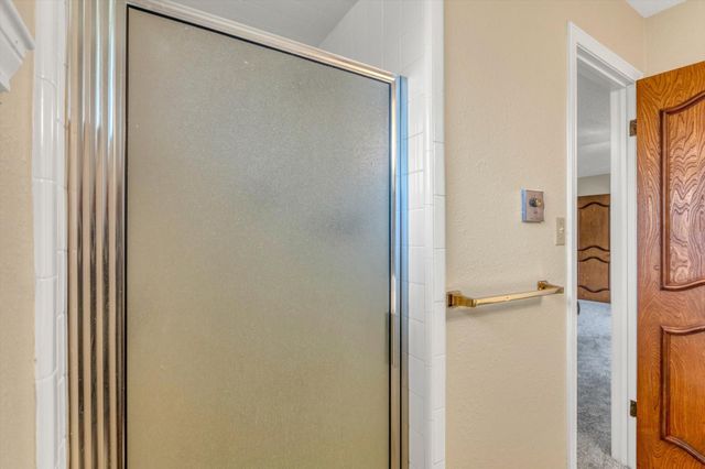 104 Iris Street, Lake Jackson, TX 77566