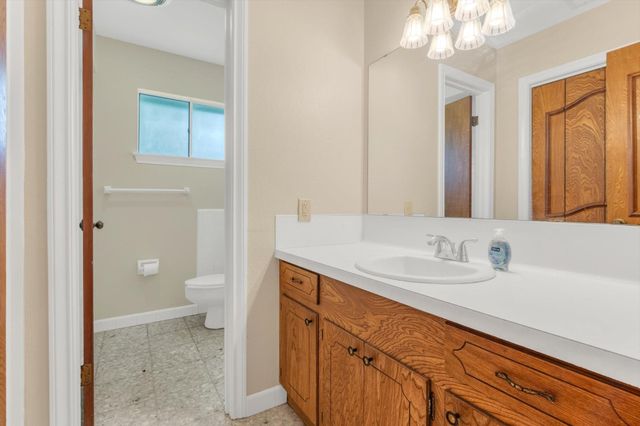 104 Iris Street, Lake Jackson, TX 77566