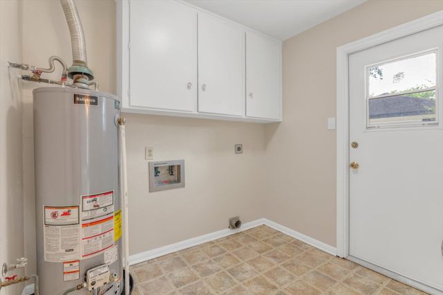 104 Iris Street, Lake Jackson, TX 77566