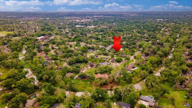 104 Iris Street, Lake Jackson, TX 77566