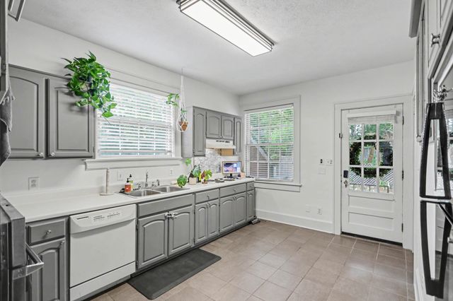 703 5th Ave, W, Springfield, TN 37172