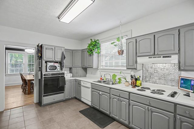 703 5th Ave, W, Springfield, TN 37172