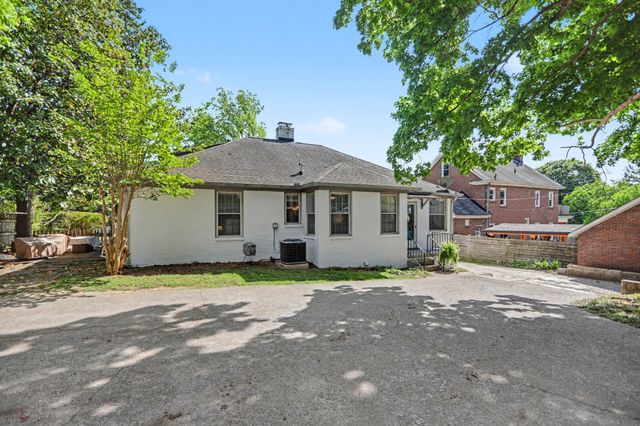 703 5th Ave, W, Springfield, TN 37172