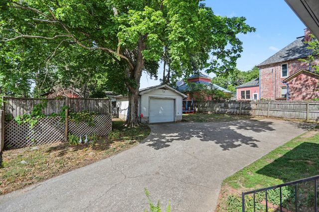 703 5th Ave, W, Springfield, TN 37172