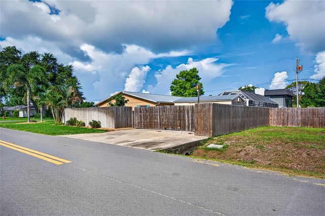 895 E BAFFIN DRIVE, Venice, FL 34293