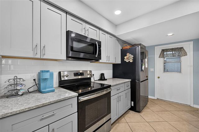 895 E BAFFIN DRIVE, Venice, FL 34293