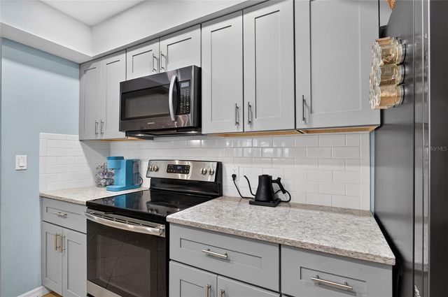 895 E BAFFIN DRIVE, Venice, FL 34293