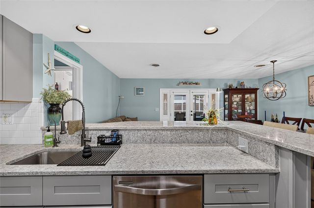 895 E BAFFIN DRIVE, Venice, FL 34293
