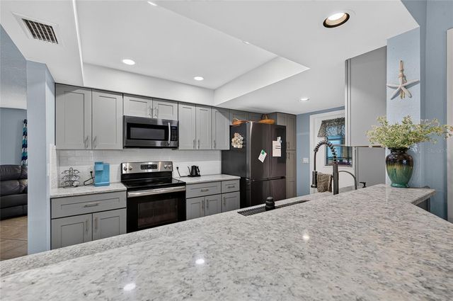 895 E BAFFIN DRIVE, Venice, FL 34293