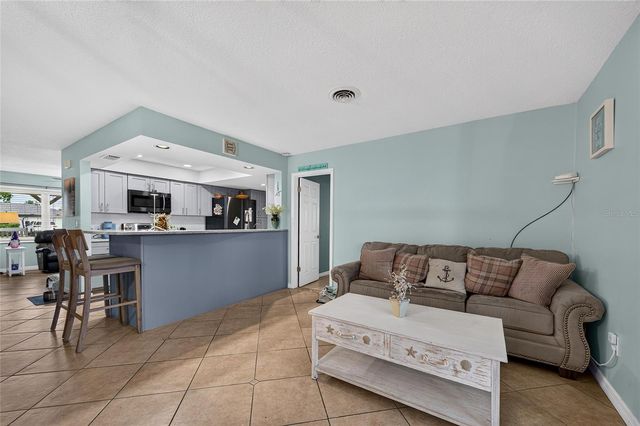 895 E BAFFIN DRIVE, Venice, FL 34293