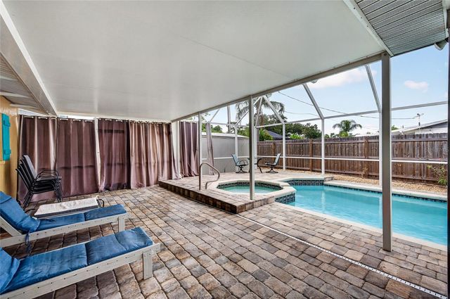 895 E BAFFIN DRIVE, Venice, FL 34293