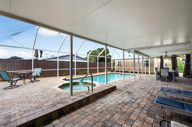 895 E BAFFIN DRIVE, Venice, FL 34293