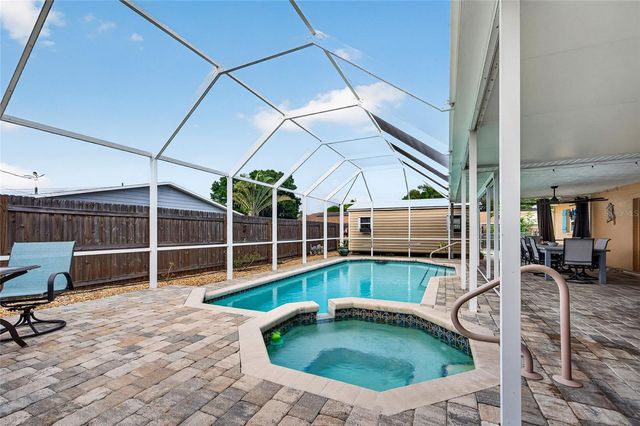 895 E BAFFIN DRIVE, Venice, FL 34293