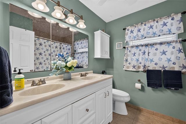 895 E BAFFIN DRIVE, Venice, FL 34293