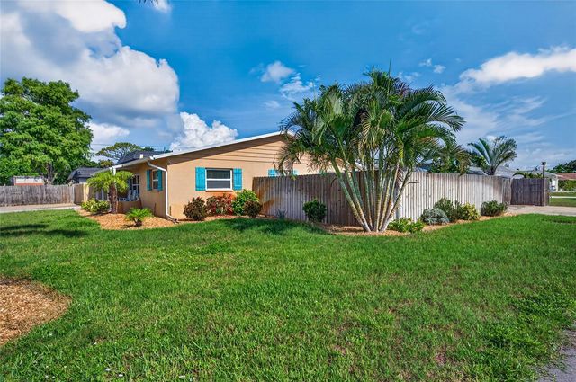 895 E BAFFIN DRIVE, Venice, FL 34293