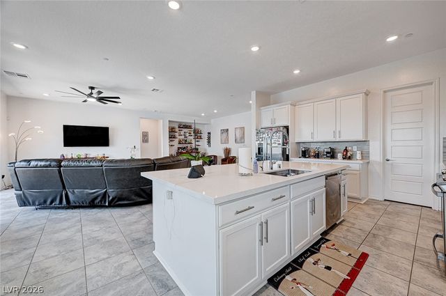 33 Reverie Heights Avenue, Henderson, NV 89011