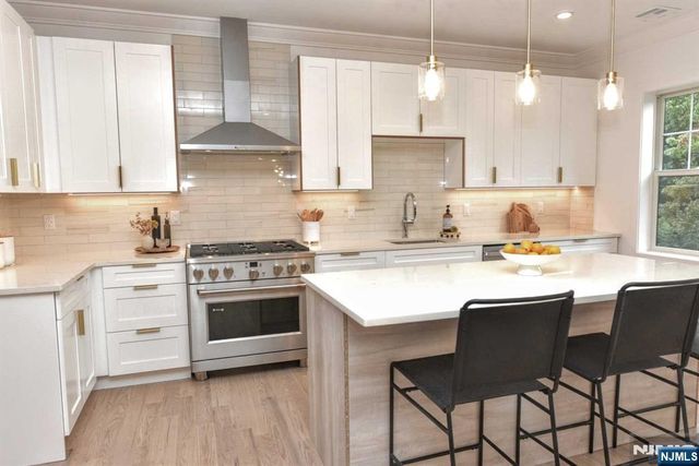 120 Collignon 120, River Vale, NJ 07675