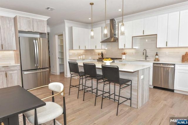 120 Collignon 120, River Vale, NJ 07675