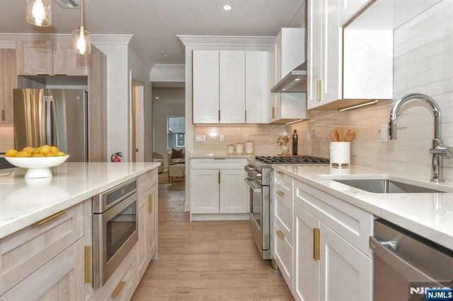 120 Collignon 120, River Vale, NJ 07675