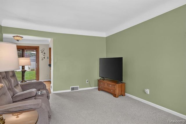 3387 Norwood Drive, Trenton, MI 48183