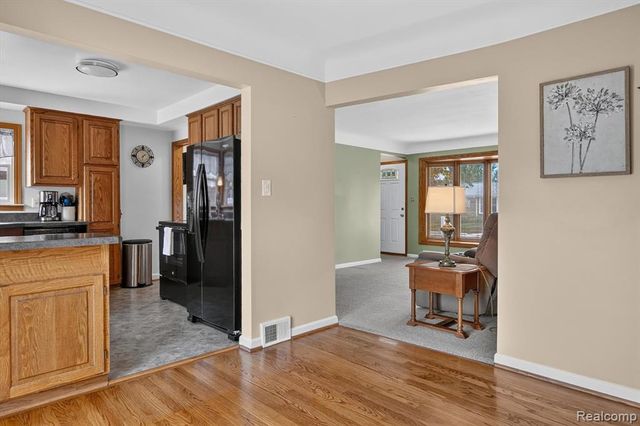 3387 Norwood Drive, Trenton, MI 48183