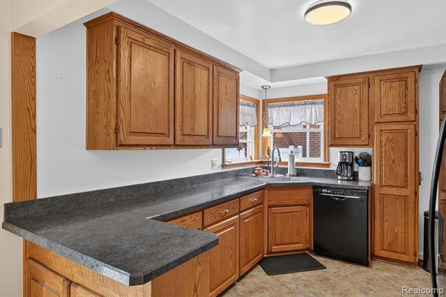 3387 Norwood Drive, Trenton, MI 48183