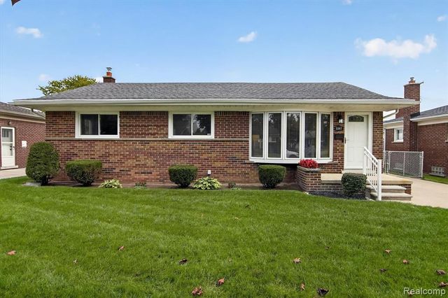 3387 Norwood Drive, Trenton, MI 48183