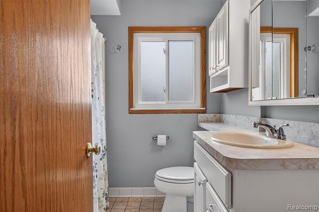 3387 Norwood Drive, Trenton, MI 48183