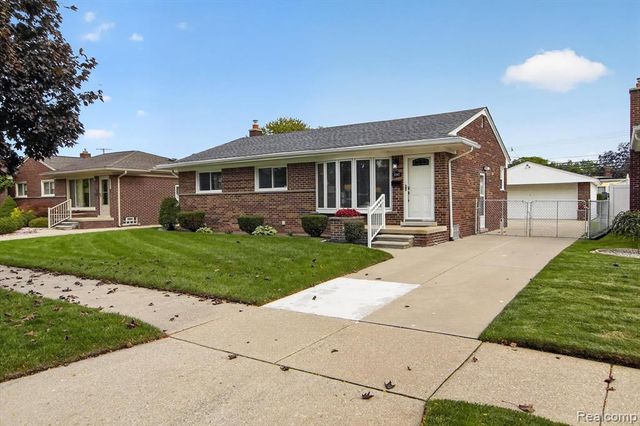 3387 Norwood Drive, Trenton, MI 48183