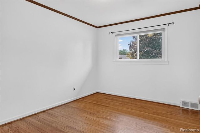 3387 Norwood Drive, Trenton, MI 48183