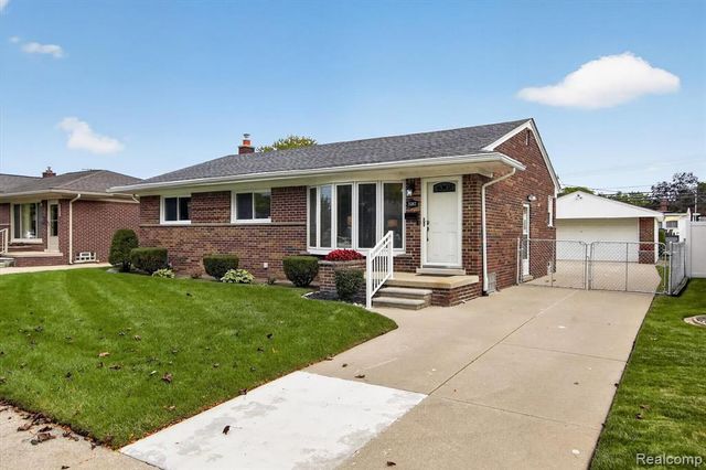 3387 Norwood Drive, Trenton, MI 48183