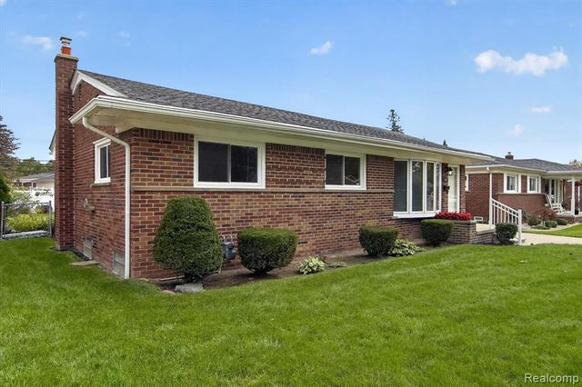 3387 Norwood Drive, Trenton, MI 48183