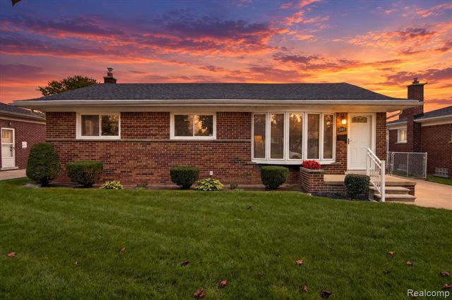 3387 Norwood Drive, Trenton, MI 48183