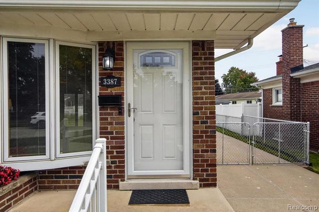 3387 Norwood Drive, Trenton, MI 48183